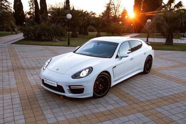 Porsche Panamera GTS “by Maria Sharapova”