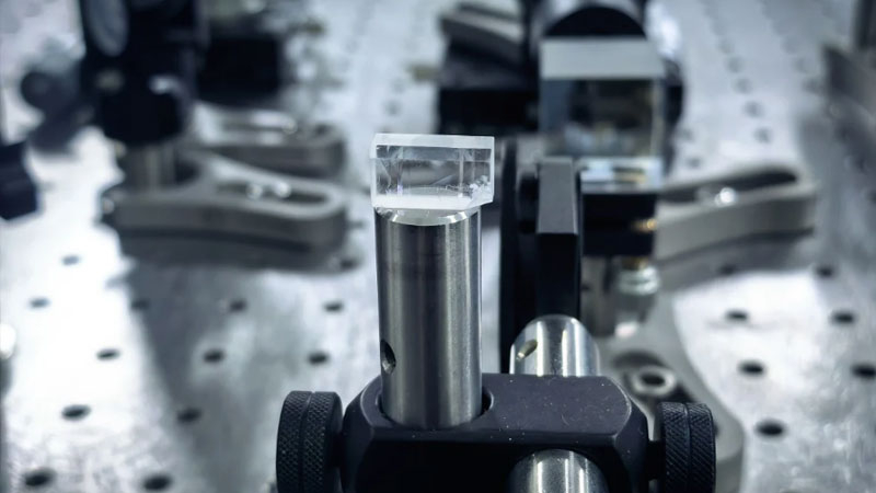 Лазер і технології: SCMP