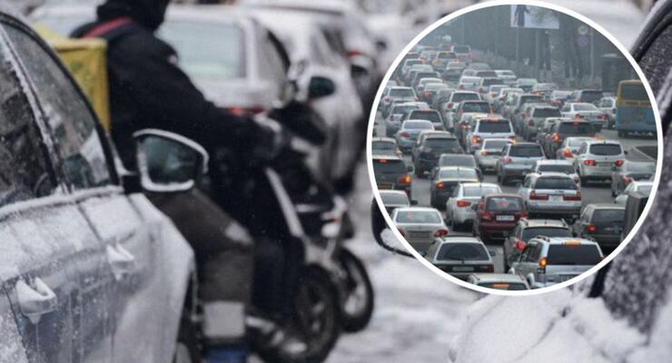 У Києві обмежили рух на двох шосе: де очікувати затори сьогодні та завтра