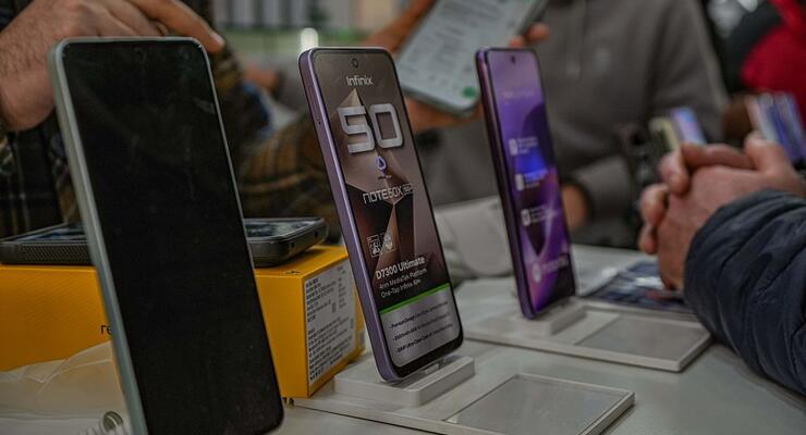 Глобальний рейтинг смартфонів: хто увійшов до десятки і хто відстає