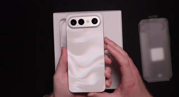 Компактний, але флагманський: що запропонує смартфон Vivo X300 FE