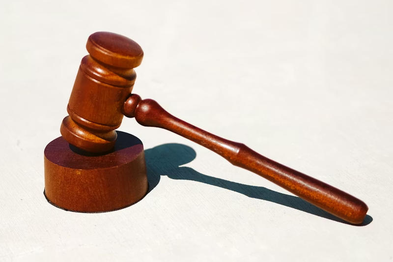 Судова зала: Tingey Injury / unsplash.com