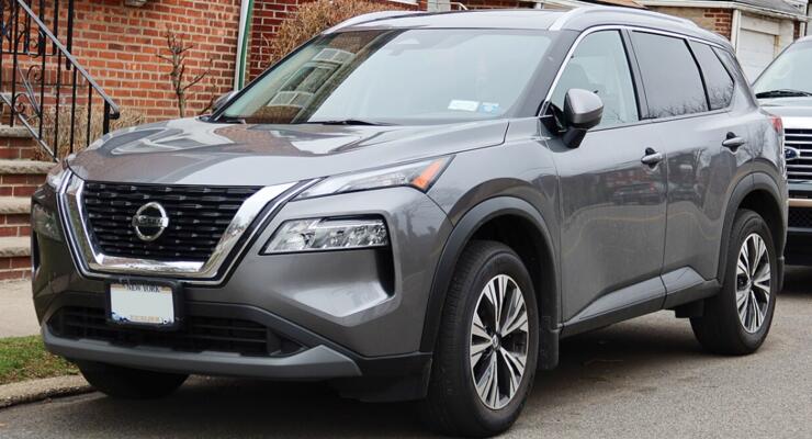 Nissan відкликає понад 640 тис. SUV через проблеми з двигуном і трансмісією