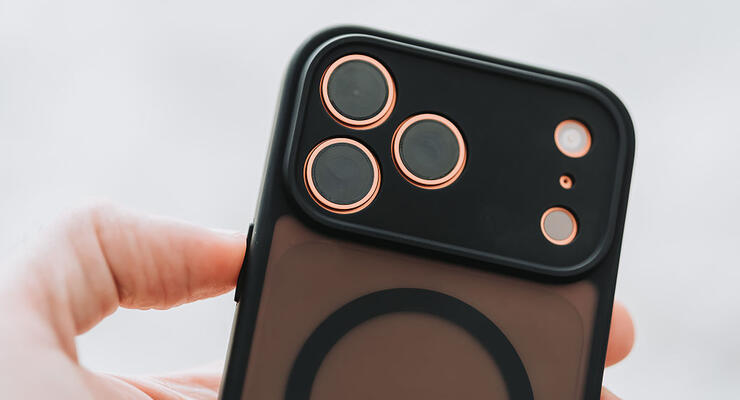 Apple готує чохол із супутниковим зв'язком для iPhone і iPad