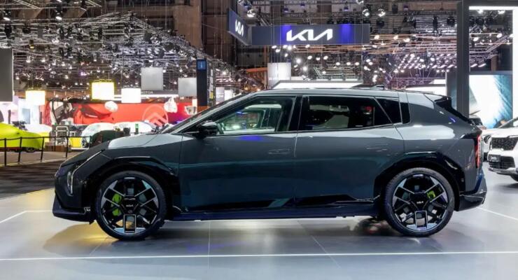Kia представила перший електричний хот-хетч EV4 GT