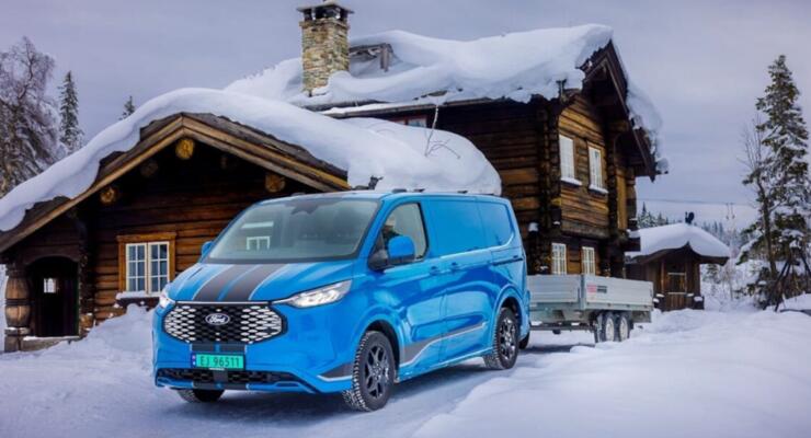 Ford готує повнопривідну версію електрофургона