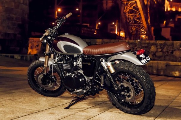 Triumph Scrambler Crane