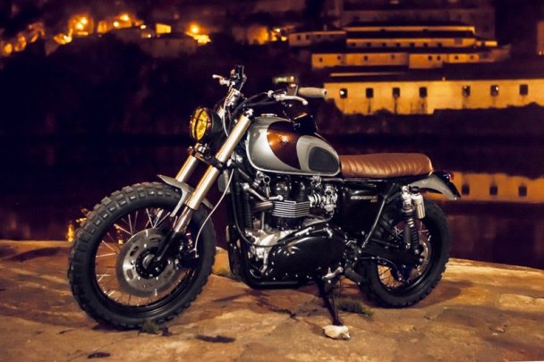 Triumph Scrambler Crane