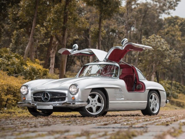 Mercedes-Benz 300SL AMG