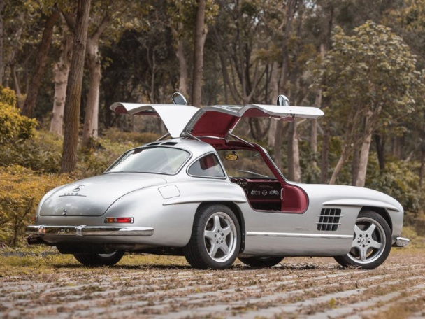 Mercedes-Benz 300SL AMG