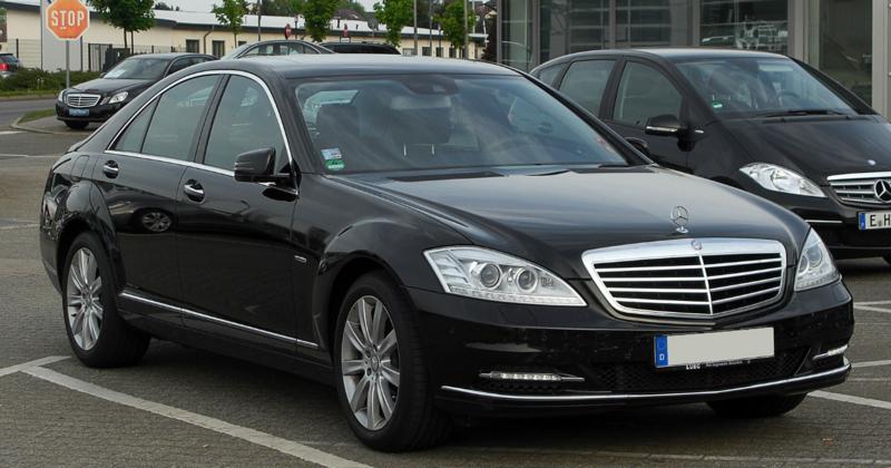 Mercedes S-Class W221 / Википедия