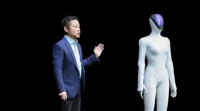 Людоподібний робот: Xpeng