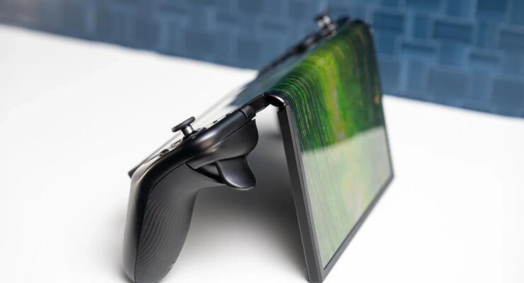 Складаний екран і геймпад у комплекті: що вміє Legion Go Fold