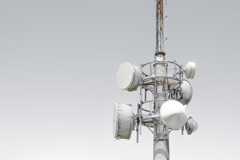 Вежа мобільного зв'язку: Tony Stoddard / unsplash.com