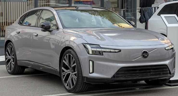 Volvo ES90 стає вигіднішою: оновлене оснащення та знижена ціна