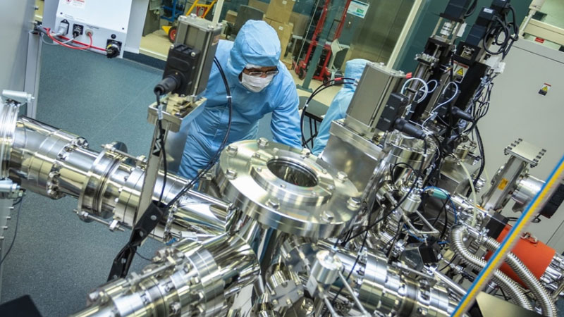 Лазерний зарядний пристрій для квантового акумулятора