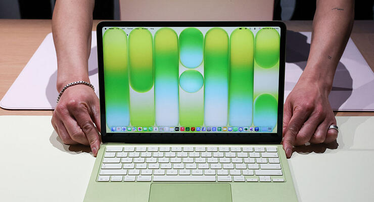 MacBook Neo справляється з Windows 11