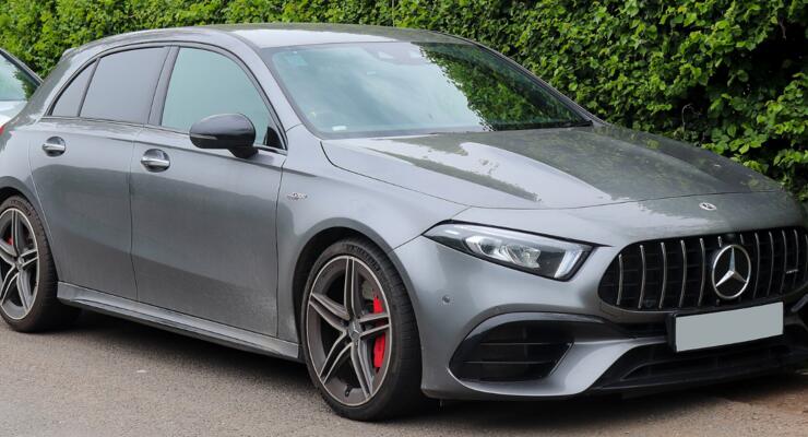 Mercedes готує новий A-Class: гібрид кросовера та мінівена