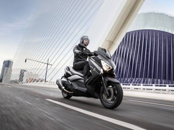 Yamaha X-Max 400 MomoDesign