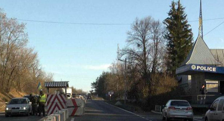 Чи може поліція штрафувати водіїв під час зупинки на блокпостах