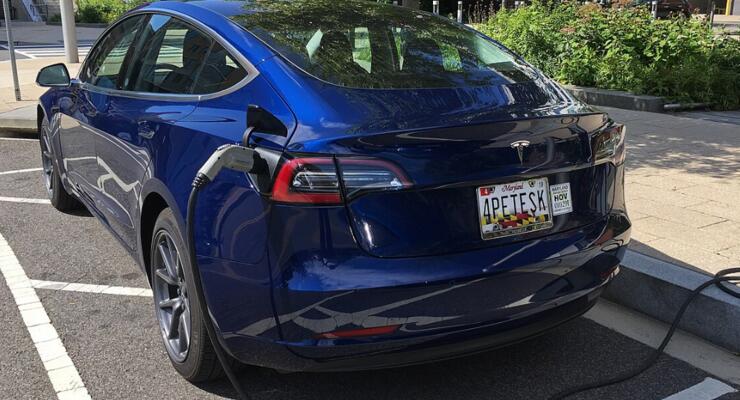 Щоб довести переваги дизеля, вони проїхали 2500 км на електромобілях