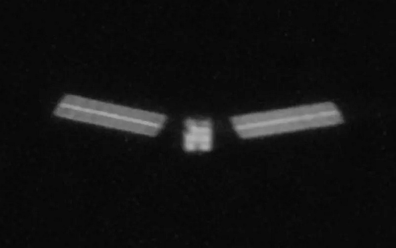 Супутник і його фрагменти: HEO Robotics