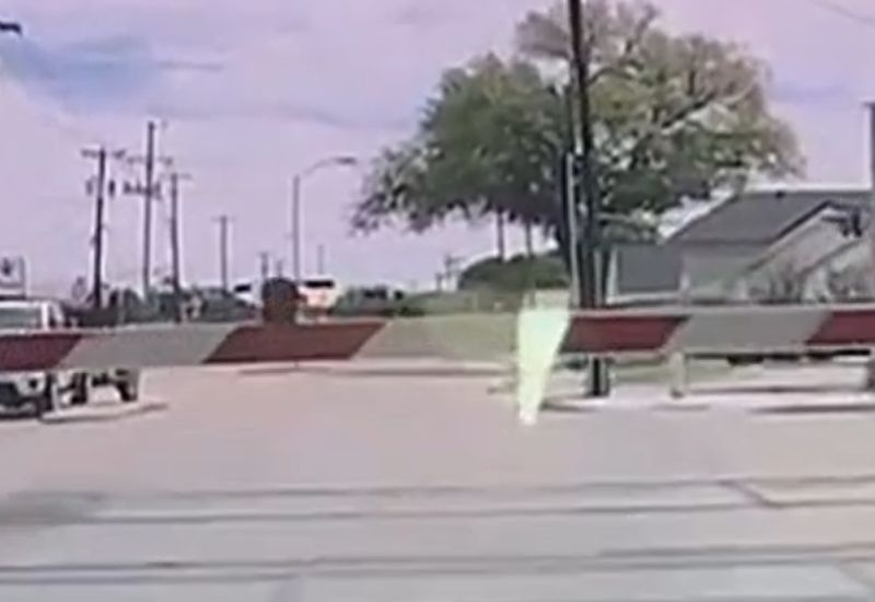 Автопілот і залізничні переїзди: Storyful