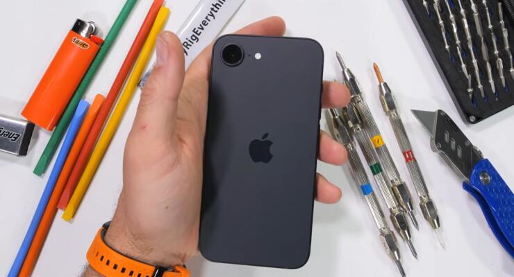 iPhone 17e здивував своєю міцністю: навіть "рівень 7" не залишає серйозних слідів