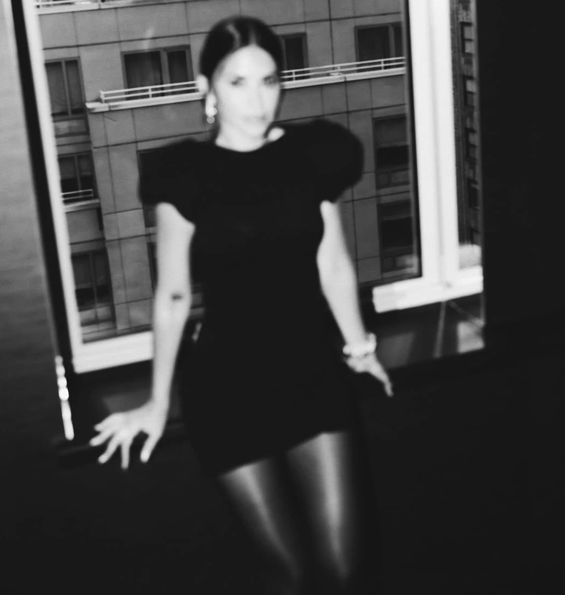 Дружина Мессі у міні попозувала на модній вечірці