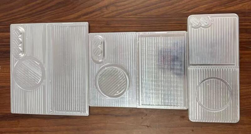 Фото - Sonny Dickson