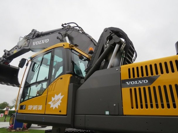 экскаватор Volvo EC480D