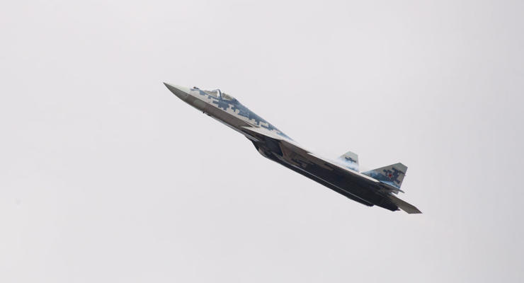 Як Су-57 Росії програє F-22 або F-35 США