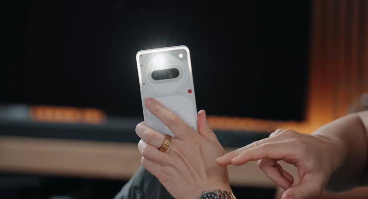 Новий "прозорий" Nothing Phone: чим здивує смартфон, інсайди