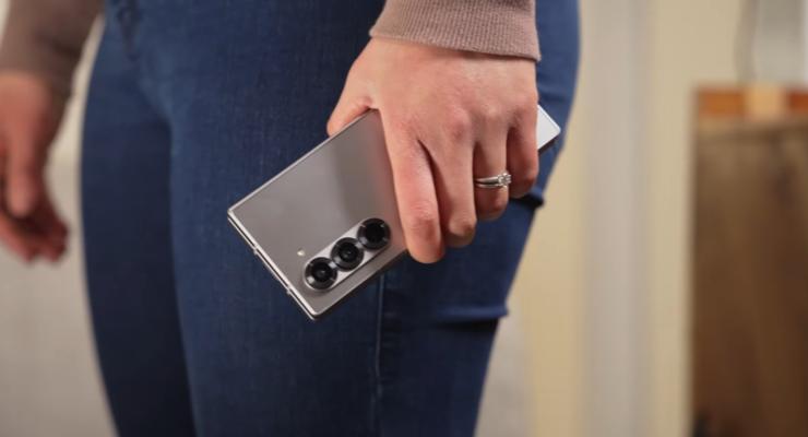Перші знімки нового Samsung, що згинається: очікується камера на 200 Мп