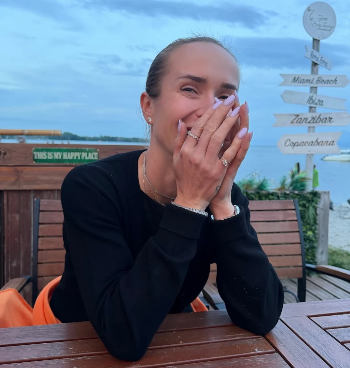 Еліна Світоліна показала усміхнені фото на пляжі