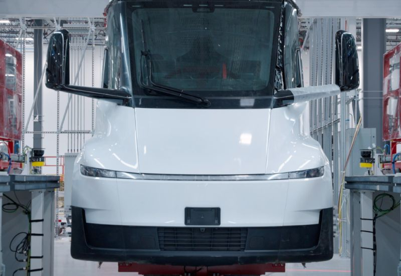 Акумулятори та батареї: Tesla