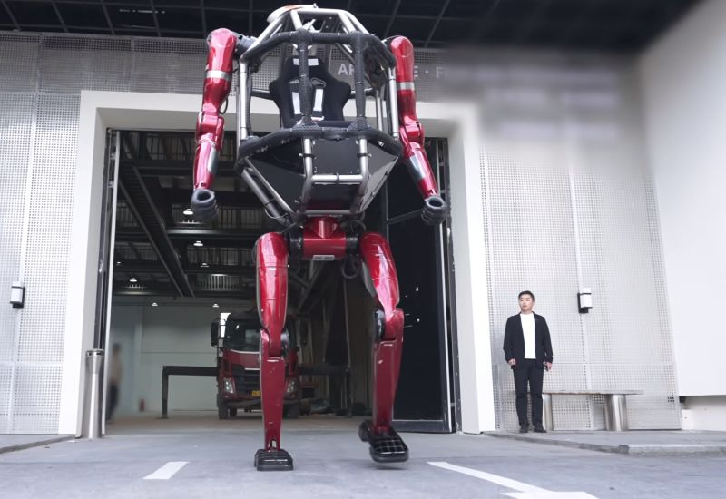 Робот і його кабіна: Unitree Robotics, YouTube