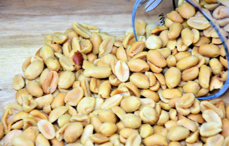 Продукти, в яких можна знайти вітамін В3 арахіс