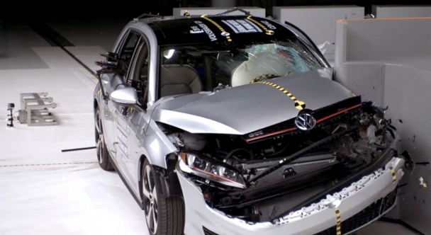 Volkswagen Golf GTI IIHS