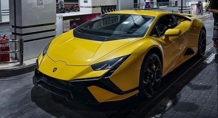 У Києві помітили новий Lamborghini Huracan Tecnica за 400 000 $