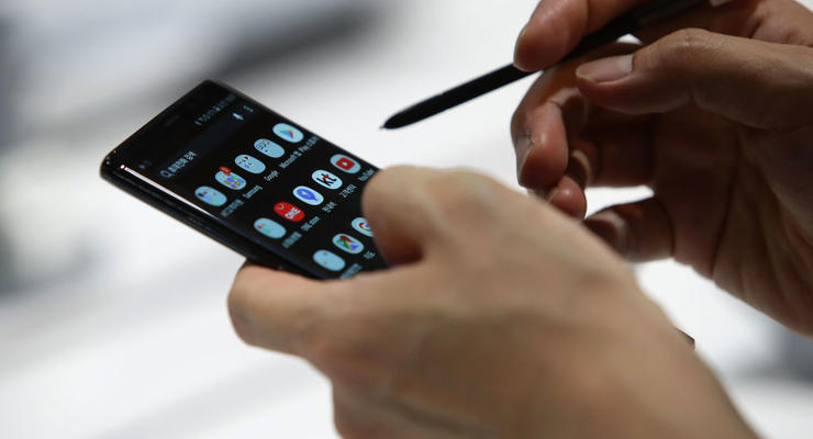 Samsung змінює курс: Perplexity може замінити Gemini в ролі основного ШІ на смартфонах