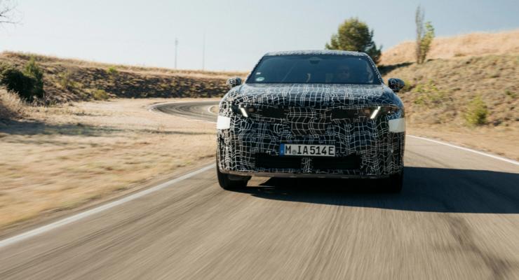 BMW навчила свої авто самостійно вмикати поворотники