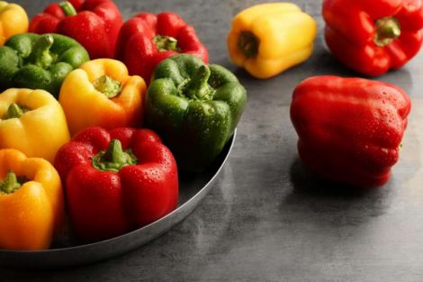 Продукти, котрі дають нігтям силу та красу болгарський перець