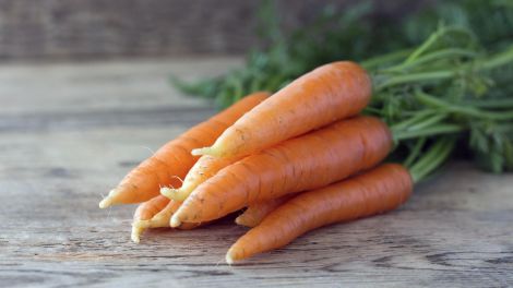 Помаранчеві продукти захищають від інфекцій та мають протизапальний ефект морква