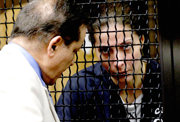 Мешаэль Алайбан c переводчиком в суде, 11 июля 2013 года  