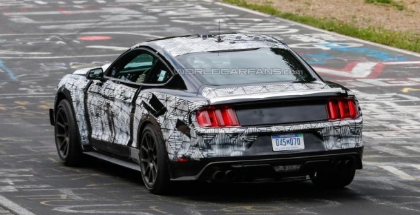 Ford Mustang SVT/GT