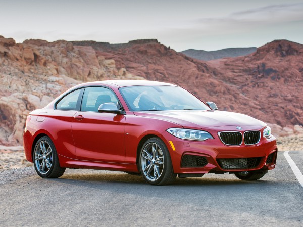 Четыре модели BMW попали в список претендентов на звание 