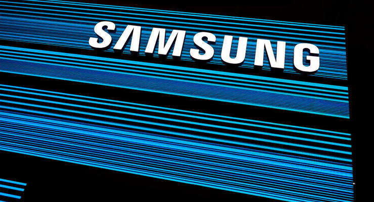 Samsung передчасно засвітила свій потрійний складаний смартфон