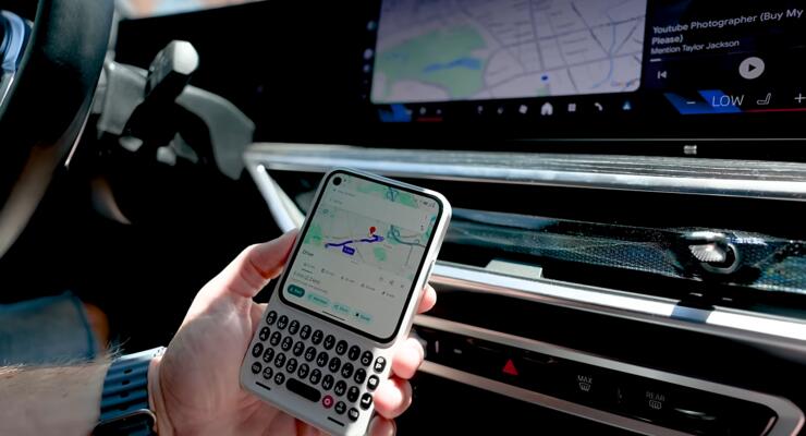 Для тих, хто сумував за BlackBerry: компанія Clicks представила новий смартфон із фізичною клавіатурою