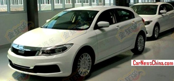 Qoros 3 хэтчбек